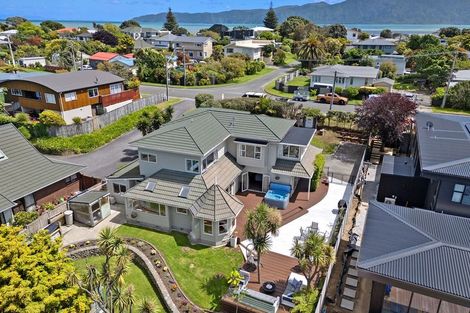 Photo of property in 30 Golf Road, Paraparaumu Beach, Paraparaumu, 5032