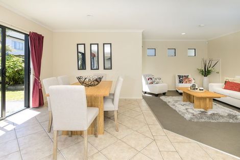 Photo of property in 57 Carousel Crescent, East Tamaki Heights, Auckland, 2016