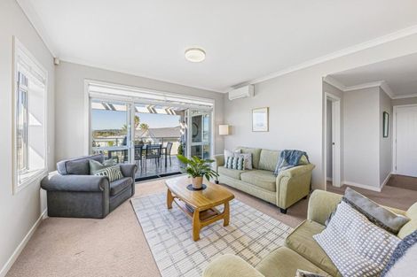 Photo of property in 72 Landmark Terrace, Orewa, 0931