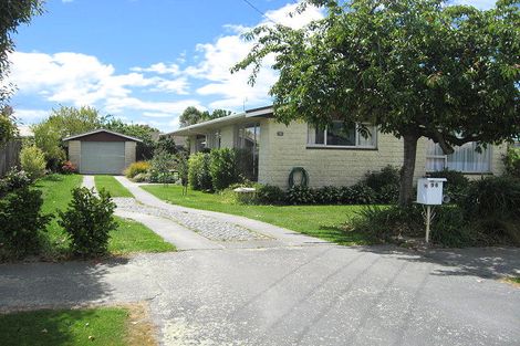 Photo of property in 96 Englefield Road, Northwood, Christchurch, 8051