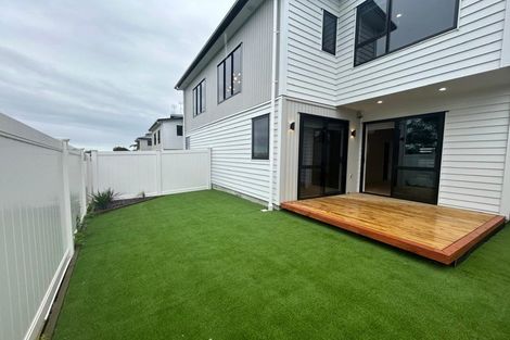 Photo of property in 21e Putini Road, Mangere Bridge, Auckland, 2022