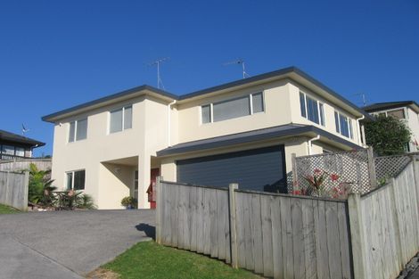Photo of property in 1/10 Mossop Rise, Glenfield, Auckland, 0629