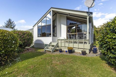 Photo of property in 19 Caledonia Place, Highlands Park, New Plymouth, 4312