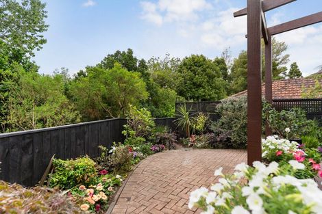 Photo of property in 2/52 Uxbridge Road, Mellons Bay, Auckland, 2014