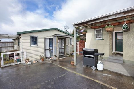 Photo of property in 18 Ngareta Street, Marton, 4710