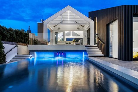 Photo of property in 192 Marine Parade, Mount Maunganui, 3116
