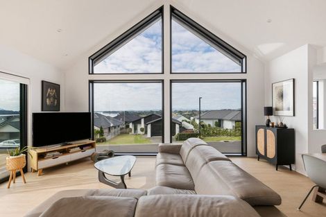 Photo of property in 50 Bert Wall Drive, Omokoroa, 3114