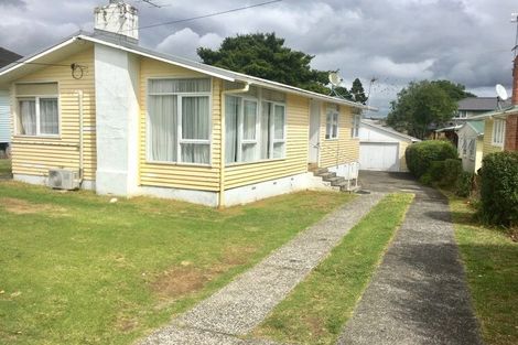 Photo of property in 98 Taikata Road, Te Atatu Peninsula, Auckland, 0610