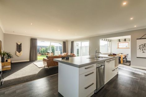 Photo of property in 28 Prince Street, Winton, 9720