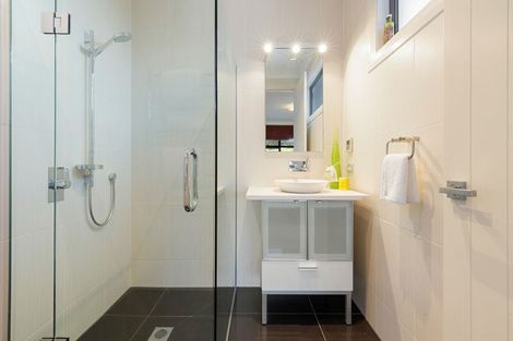 Photo of property in 5 Lake Domain Drive, Frankton, Hamilton, 3204