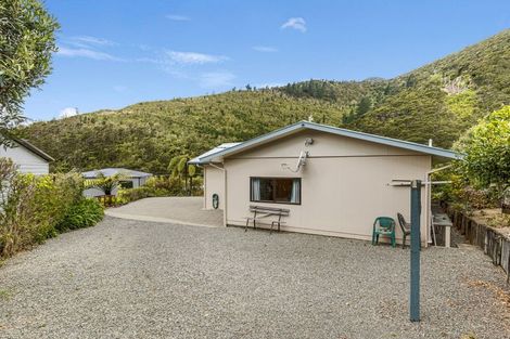 Photo of property in 11 Field Terrace, Okiwi Bay, French Pass, 7193