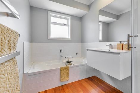 Photo of property in 6 Mcgregor Place, Hillcrest, Hamilton, 3216