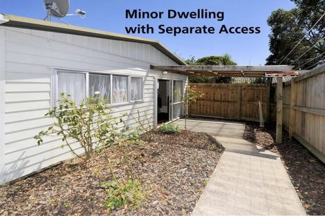 Photo of property in 70 Hellyers Street, Birkdale, Auckland, 0626