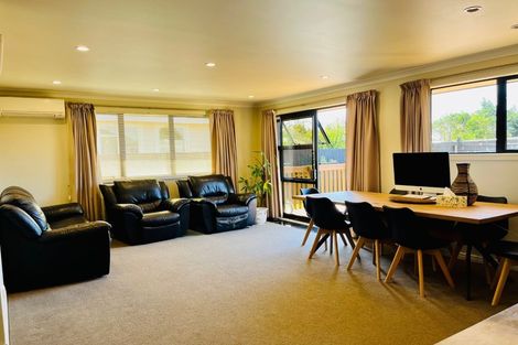Photo of property in 32 Laurie Avenue, Papakura, 2110