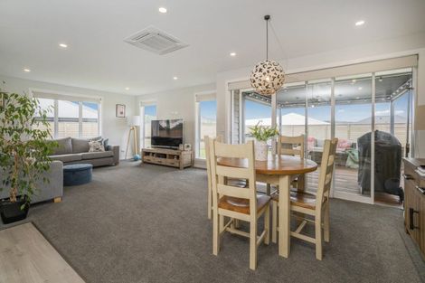 Photo of property in 7 Ronomor Place, Whitianga, 3510