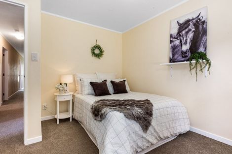 Photo of property in 17 Shackle Lane, Whitby, Porirua, 5024