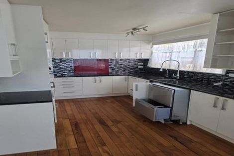 Photo of property in 17 Pomaria Road, Henderson, Auckland, 0610