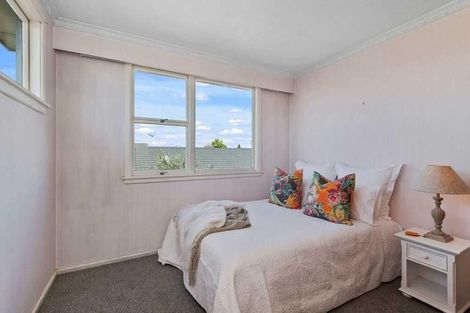 Photo of property in 6 Apollo Place, Papanui, Christchurch, 8052