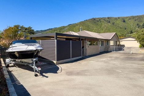 Photo of property in 254c Waikawa Road, Waikawa, Picton, 7220