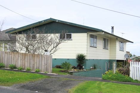 Photo of property in 27 Puriri Street, Helensville, 0800