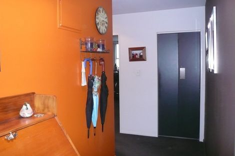 Photo of property in Grandstand Apartments, 80u8 Kent Terrace, Mount Victoria, Wellington, 6011