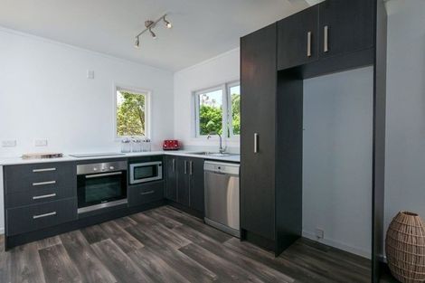 Photo of property in 2/58 Girrahween Drive, Totara Vale, Auckland, 0629