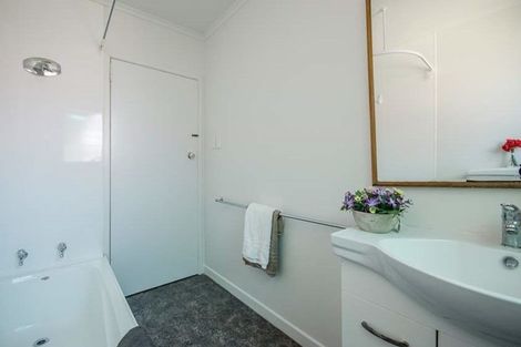 Photo of property in 99 Seabrook Avenue, New Lynn, Auckland, 0600