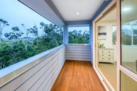 Photo of property in 72 Bur Oak Terrace, Schnapper Rock, Auckland, 0632