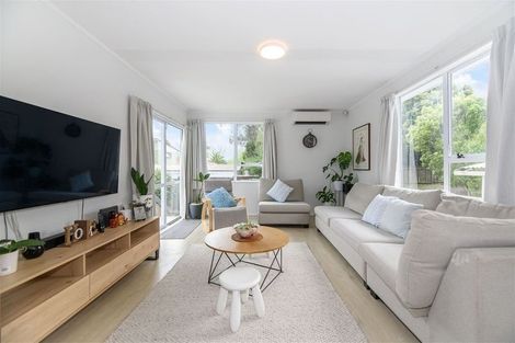 Photo of property in 48 Borich Road, Sunnyvale, Auckland, 0612