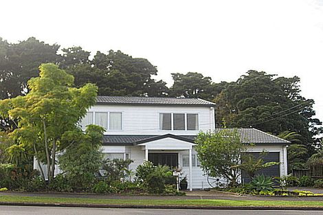 Photo of property in 2/27 Hill Road, Hillpark, Auckland, 2102