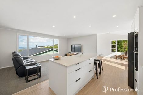 Photo of property in 24 Pekanga Road, Normandale, Lower Hutt, 5010