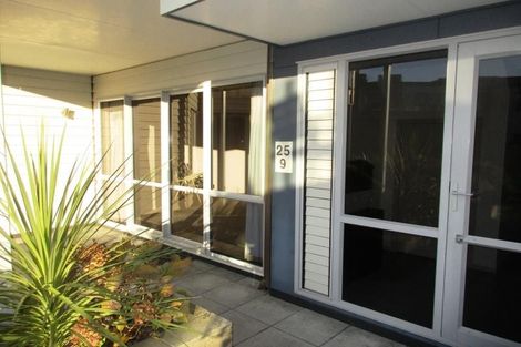 Photo of property in 4-u9 Seaview Road, Paraparaumu Beach, Paraparaumu, 5032