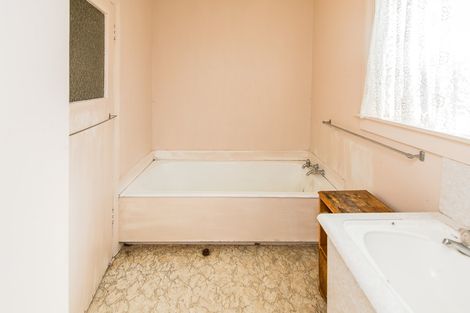 Photo of property in 93 Puriri Street, Hawera, 4610