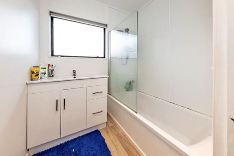 Photo of property in 2/174 Old Wairoa Road, Papakura, 2110