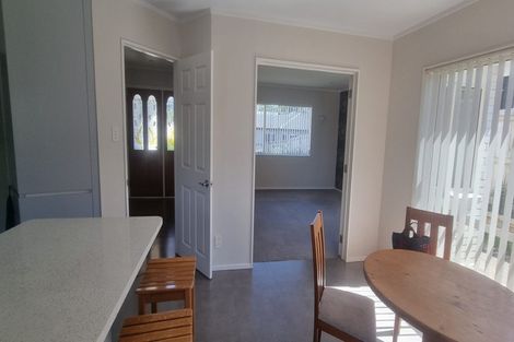 Photo of property in 11 Mako Street, West Harbour, Auckland, 0618