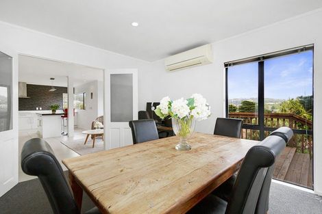 Photo of property in 6 Saunders Close, Whitby, Porirua, 5024