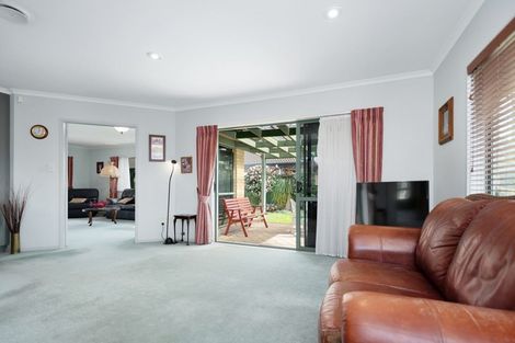 Photo of property in 10 Madeira Close, Papamoa Beach, Papamoa, 3118