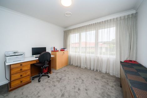 Photo of property in 33 Newcastle Street, Hokowhitu, Palmerston North, 4410
