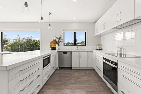 Photo of property in 9 Busby Hill, Havelock North, 4130