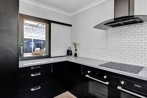 Photo of property in 10 Seymour Street, Waitara, 4320