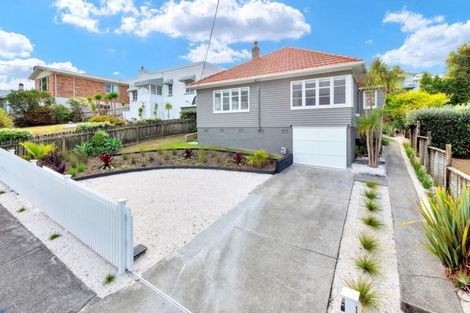 Photo of property in 19 Porter Crescent, Helensville, 0800