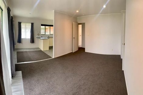 Photo of property in 30 Liddesdale Place, Papakura, 2110