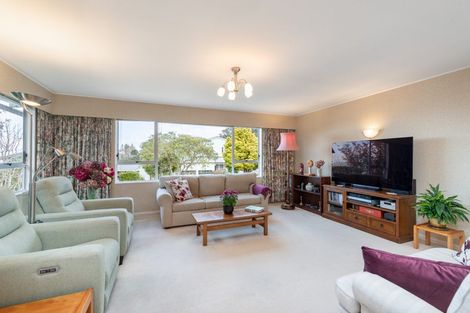 Photo of property in 5 Ardal Grove, Tirohanga, Lower Hutt, 5010