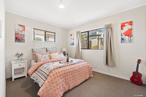 Photo of property in 2/49 Target Road, Totara Vale, Auckland, 0629