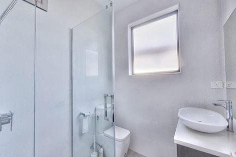 Photo of property in 1/48 Woodside Road, Massey, Auckland, 0614