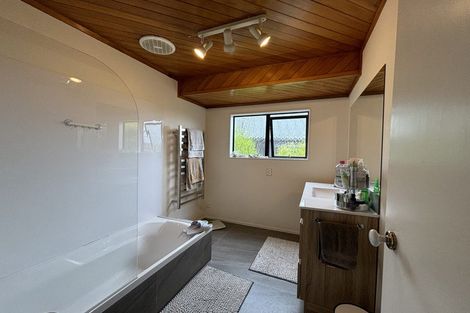 Photo of property in 86 Gosford Drive, Botany Downs, Auckland, 2010