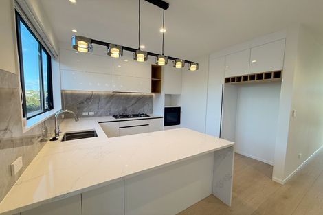 Photo of property in 147 Weatherly Road, Torbay, Auckland, 0630