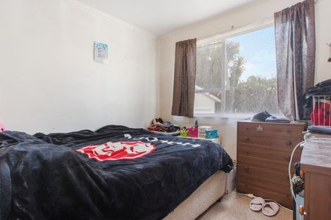 Photo of property in 48 Kaikoura Street, Henderson, Auckland, 0612