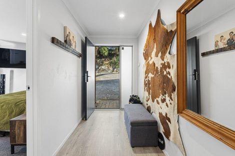 Photo of property in 198 Seaview Road, Westown, New Plymouth, 4310