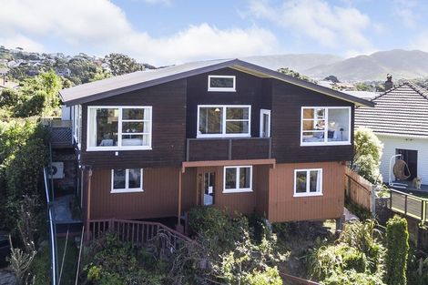 Photo of property in 33 Ranui Crescent, Khandallah, Wellington, 6035